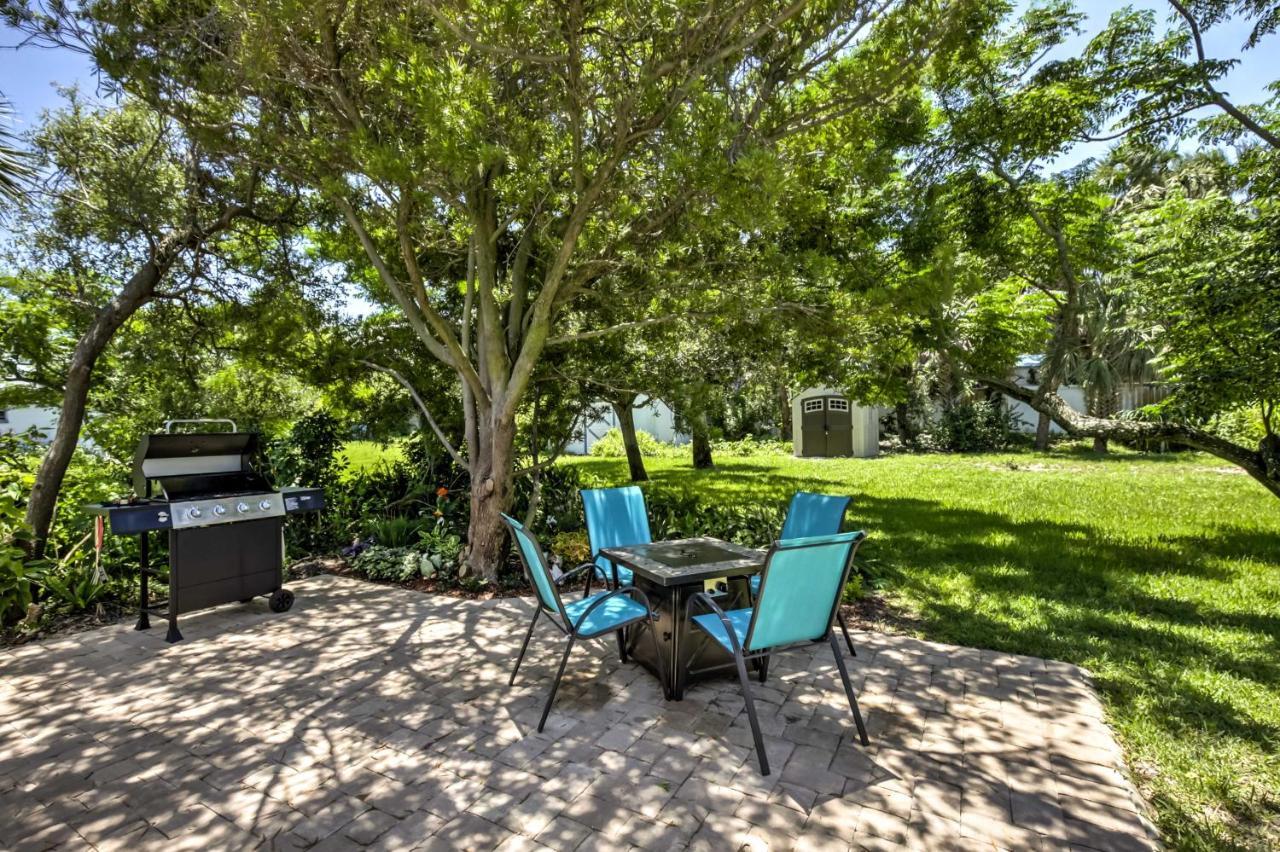 New Smyrna Beach Abode With Fire Pit, Walk To Beach! Exterior photo